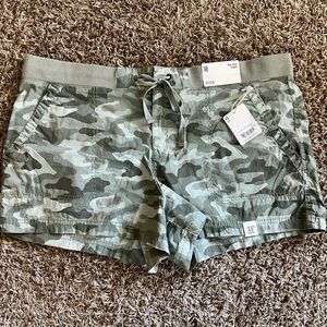 ANA size 18 camo shorts
